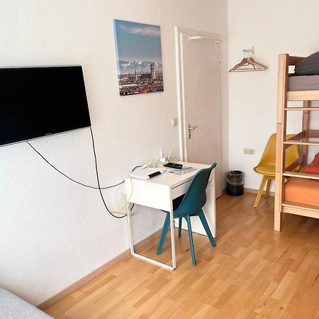 Gemuetliche Privatzimmer Mit Geteiltem Bad, Kueche Und Garten Μόναχο Εξωτερικό φωτογραφία